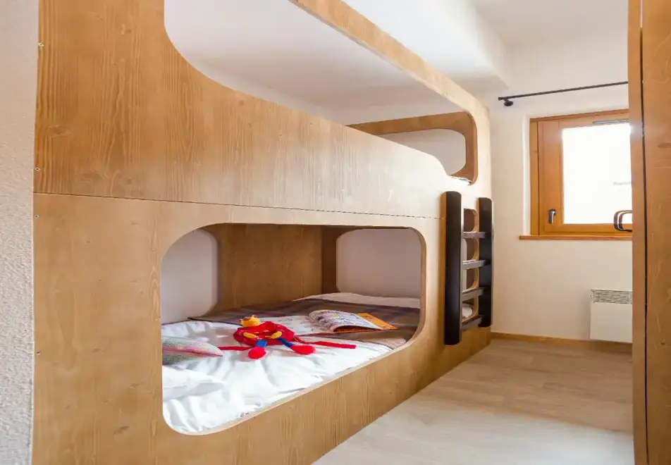 Le Cle des Cimes, Areches Beaufort (self catered apartments) (©MReyboz) - Bunk room