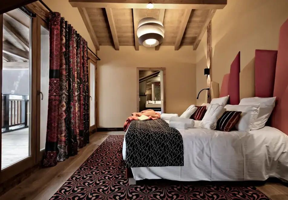 Suites d'Alexane, Samoens (hotel) 'Andes' style - Family suite parental room