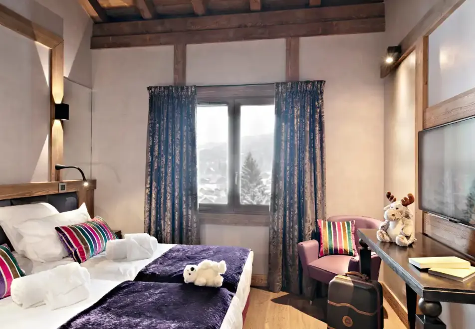 Suites d'Alexane, Samoens (hotel) 'Himalaya' style - Family suite kids room