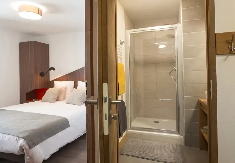 Chalet des Cimes, Les Saisies (self catered apartments) (©M.Reyboz) - Double bedroom