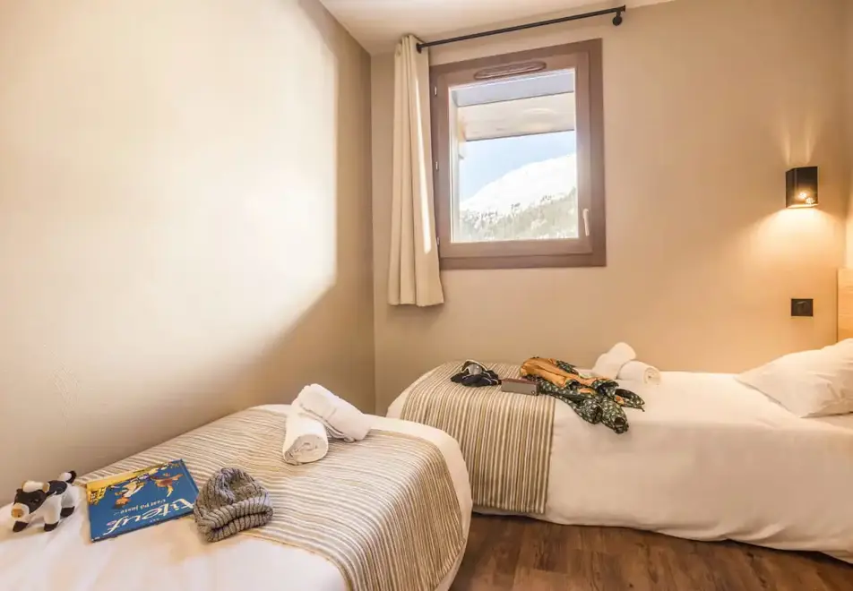 Altaviva, Tignes 1800 (self catered apartments) (©MReyboz) - Twin bedroom