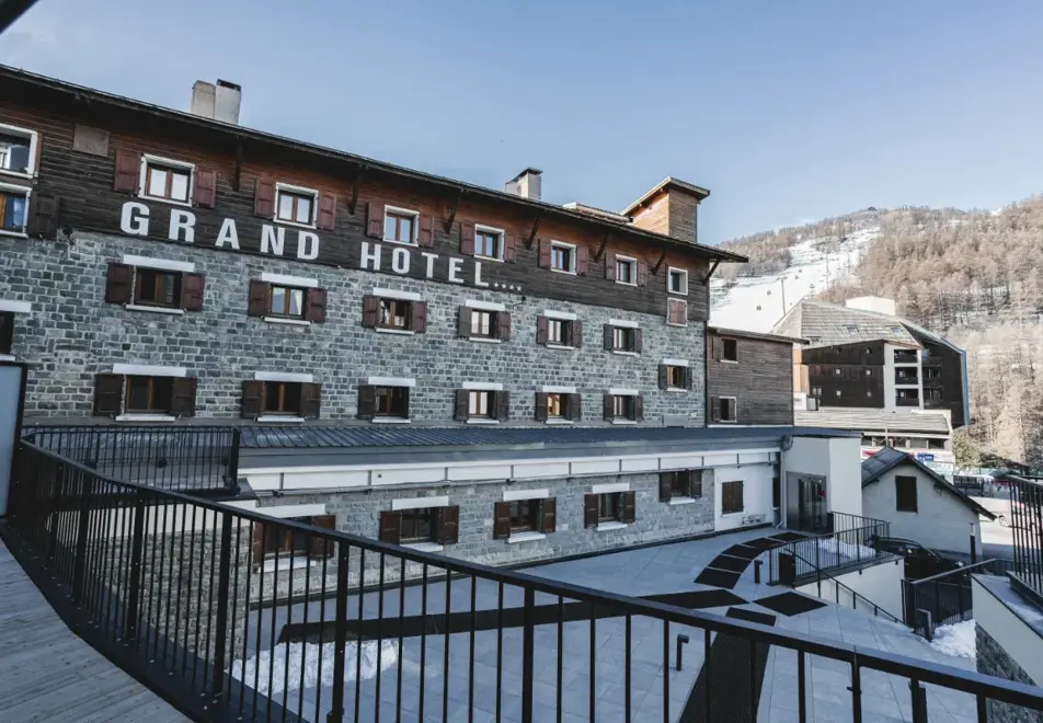 Grand Hotel, Serre Chevalier (hotel) - Foot the slopes in main centre