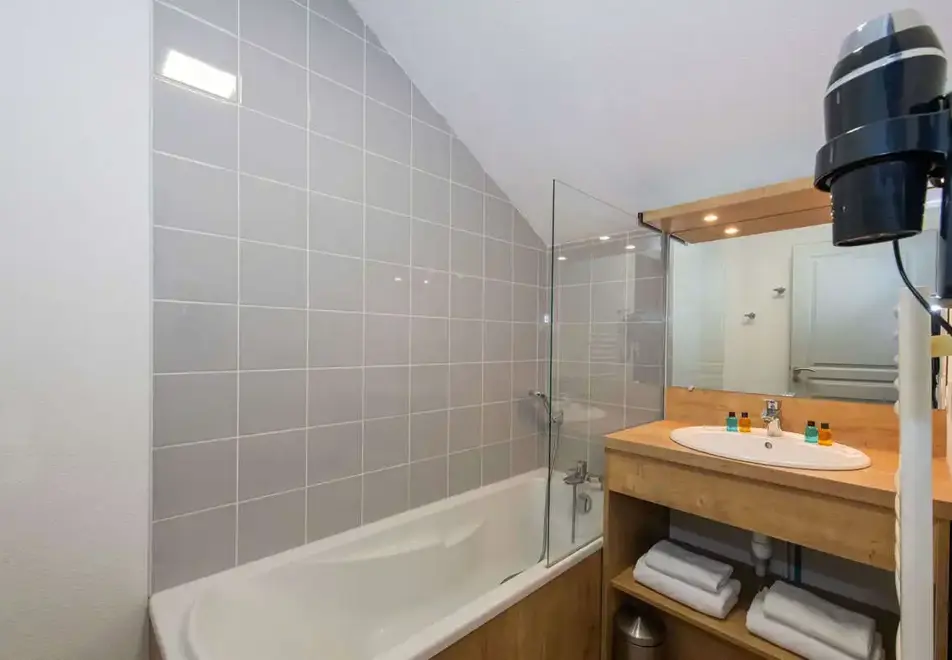 Le Crystal, Vaujany (self catered apartments) - Typical apartment style