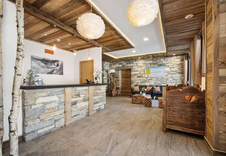 Cap Neige, Tignes le Lac (self catered apartments) - Reception