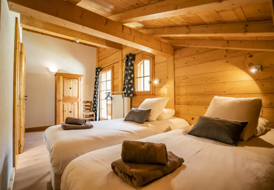 Chalet Le Refuge, Chatel (self catered chalet) - Bedroom