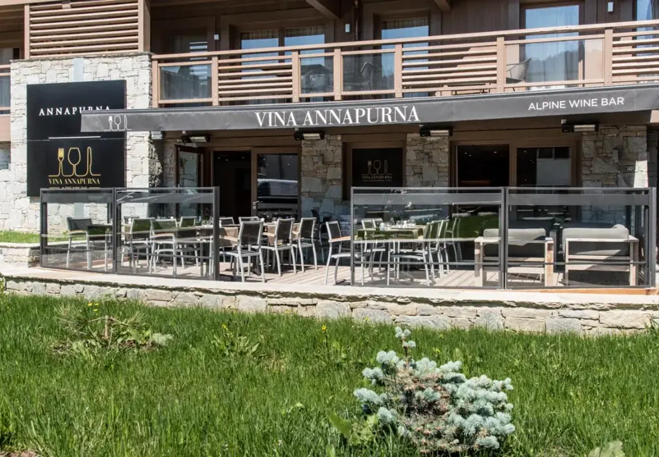 Annapurna, Les Gets (self catered apartments) - La Vina restaurant