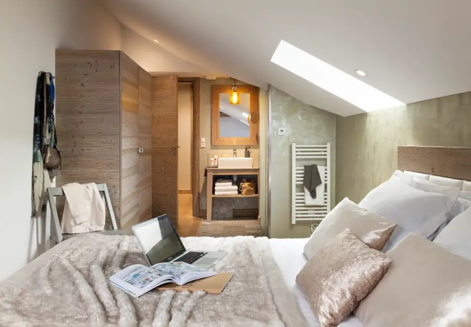 l'Hevana, Meribel (self catered apartments) - Typical apartment style