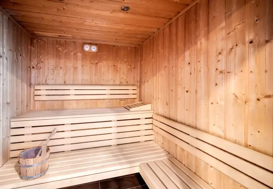 Cap Neige, Tignes le Lac (self catered apartments) - Spa area with sauna