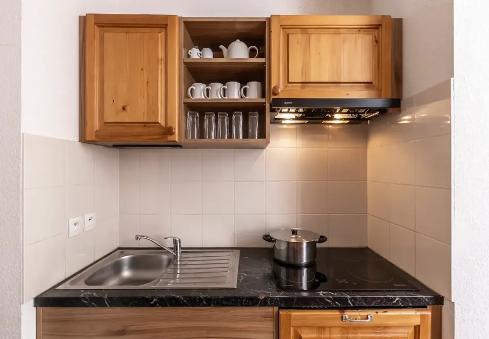 Les Bergers, Saint Sorlin d'Arves (self catered apartments) - Typical kitchen area style