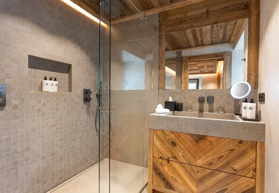 Ancolie, St Nicolas de Veroce (chalet) - Shower room