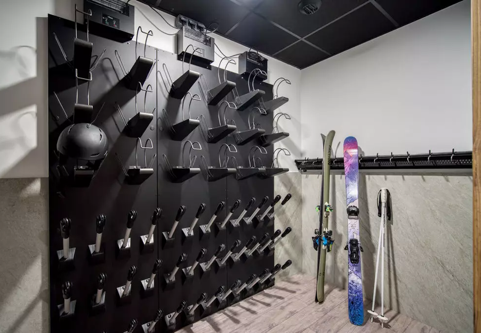 Lodge des Glaciers, La Rosiere (self catered apartments) - Ski room