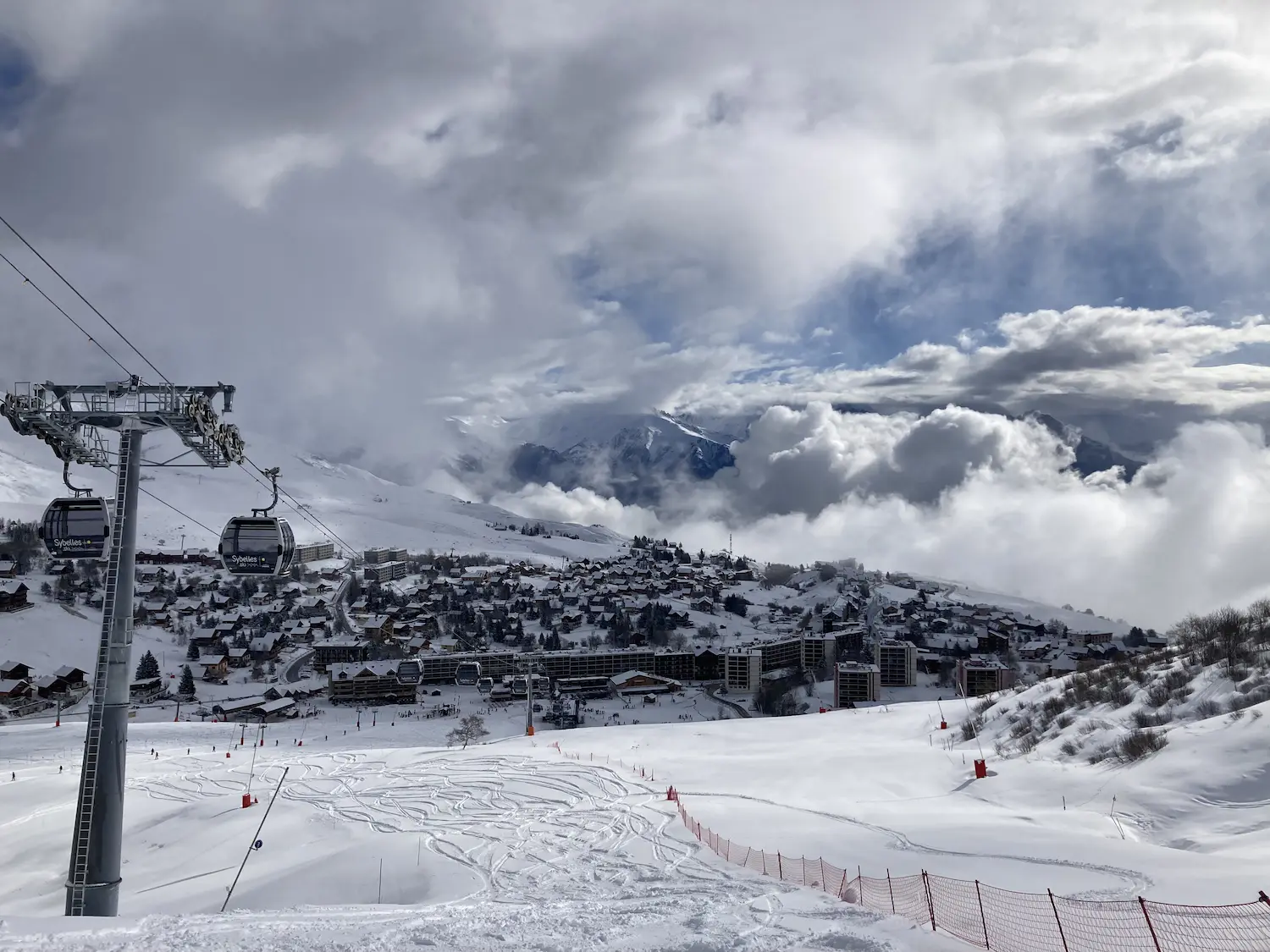 La Toussuire Resort Overview Apr24 AW