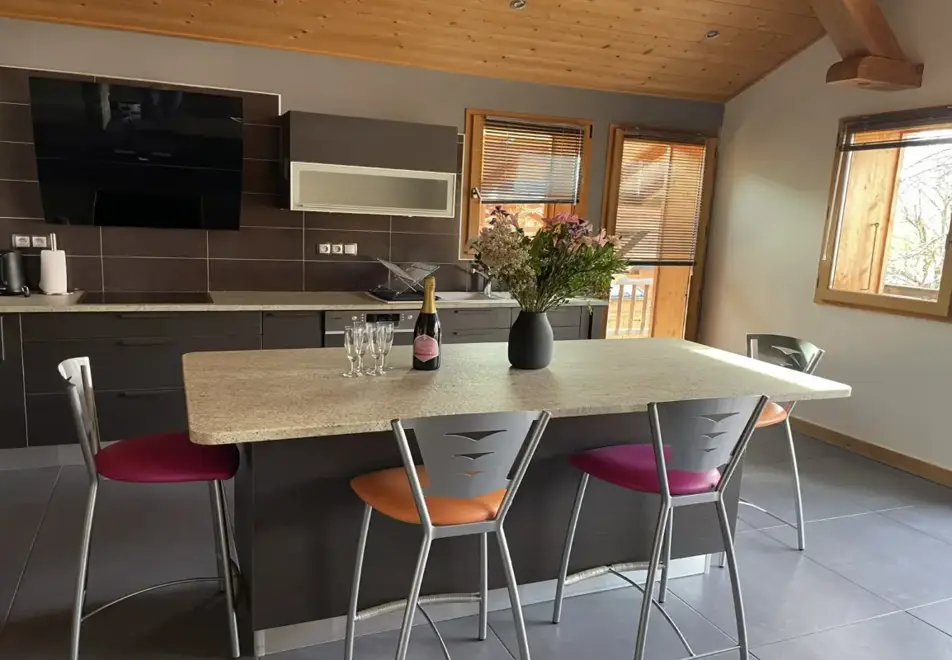 Rose, Samoens (self catered apartments) - Apartment Rose 4