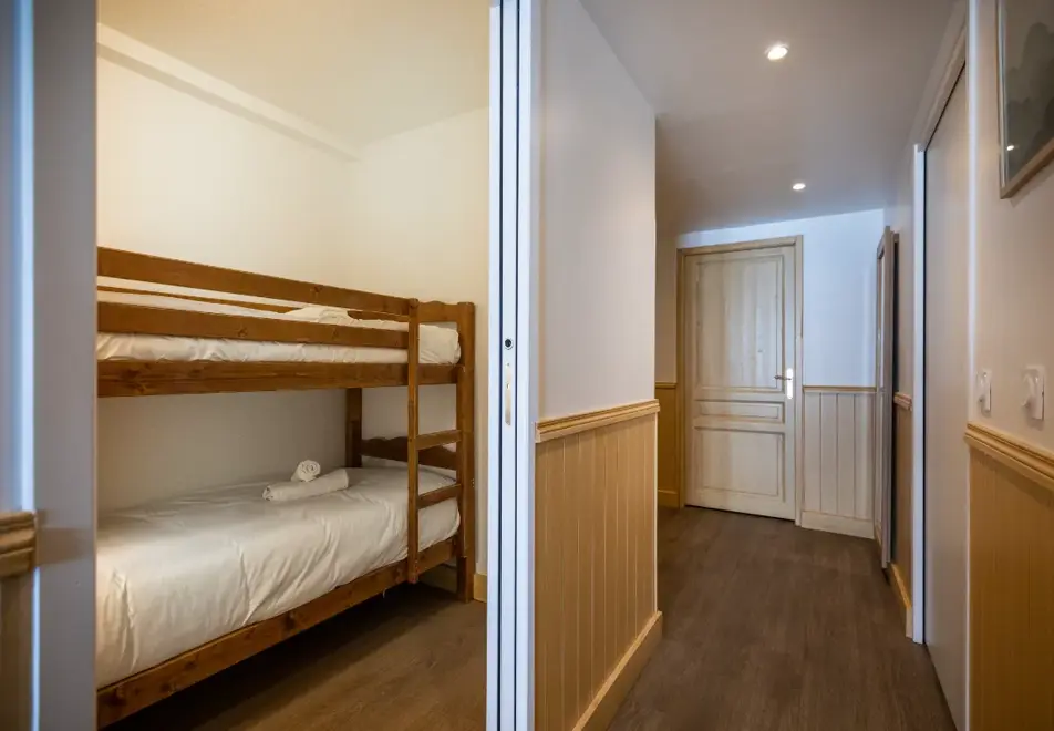 Val Chaviere, Val Thorens (self catered apartments) - Typical 4/6 person apartment style